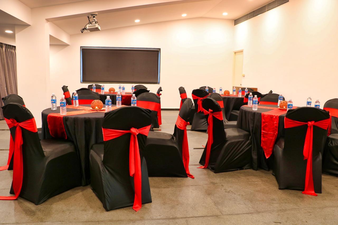 The Fern Residency, Miramar Hotel Panaji Exterior foto
